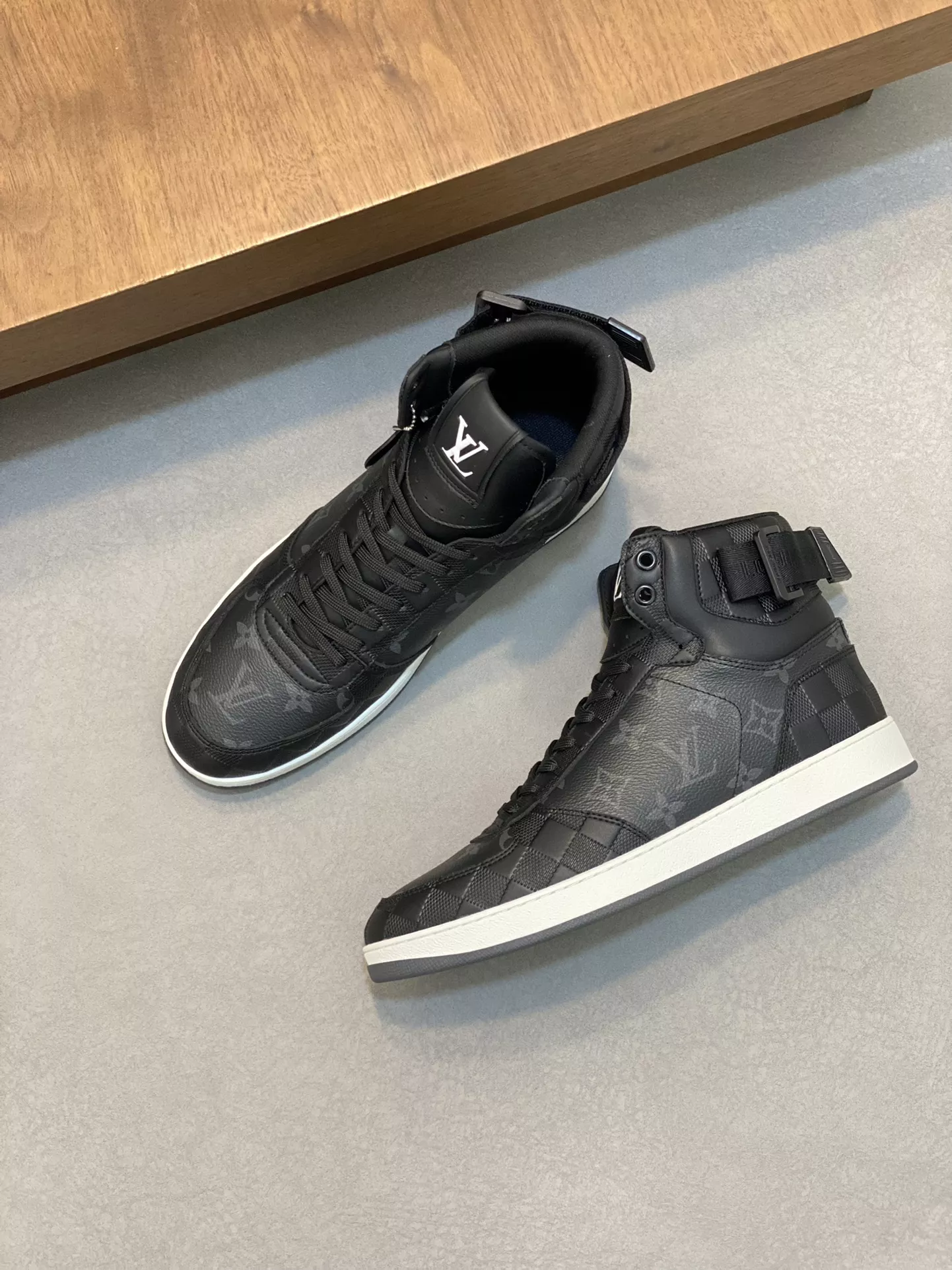 Louis Vuitton High Tops Shoes For Men Functional 5784
