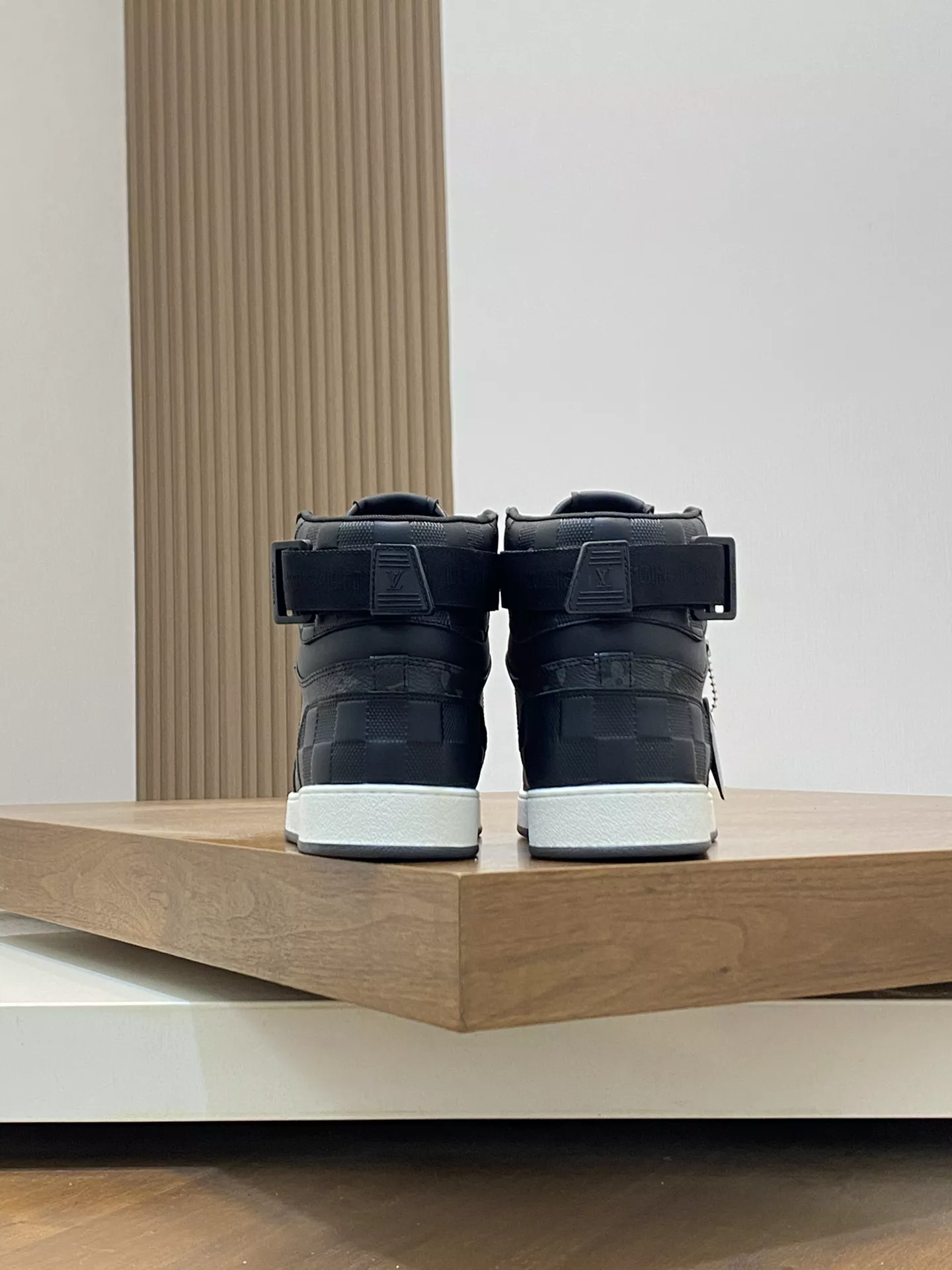 Louis Vuitton High Tops Shoes For Men Functional 5784