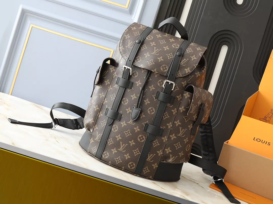 Louis Vuitton LV AAA Man Backpacks Bold 9833