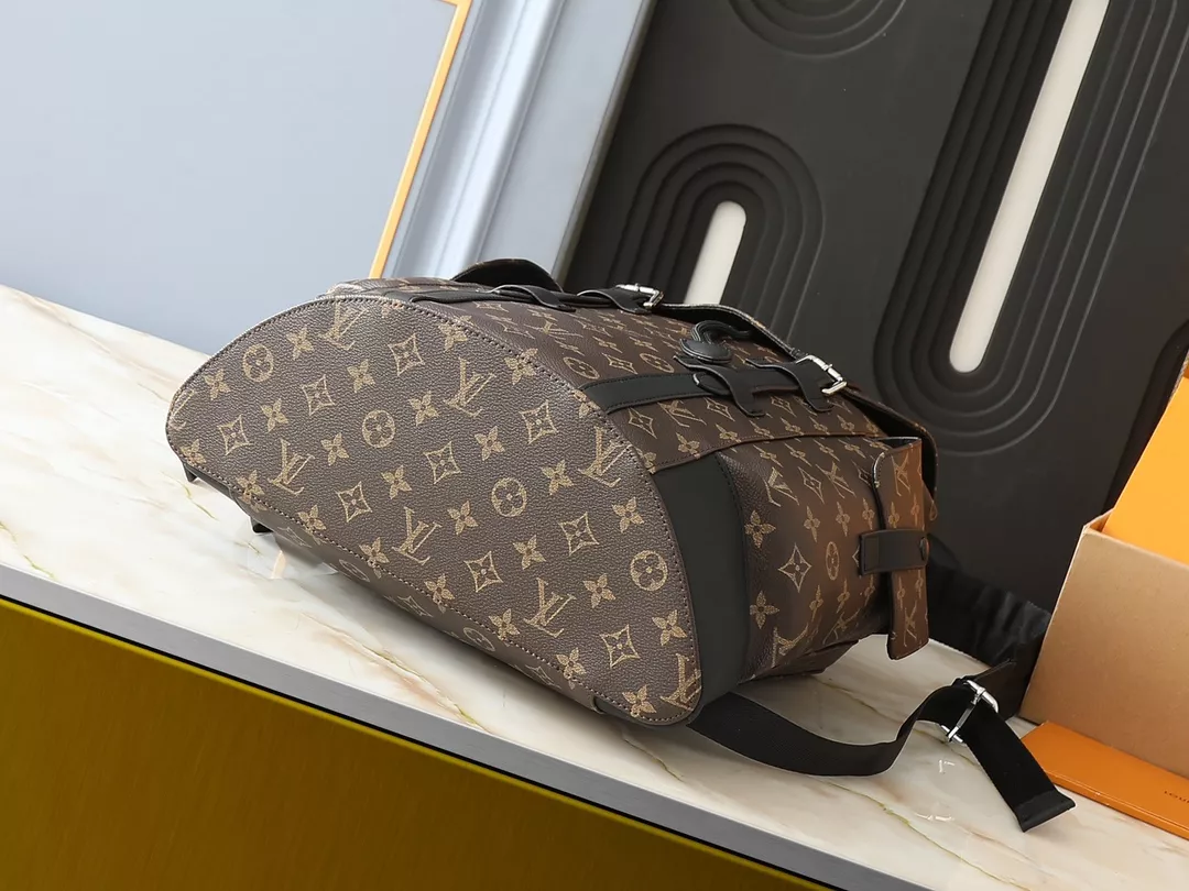 Louis Vuitton LV AAA Man Backpacks Bold 9833