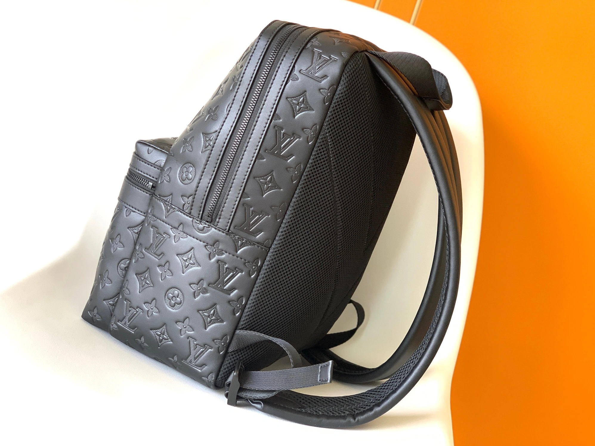 Louis Vuitton LV AAA Man Backpacks Bright 7994