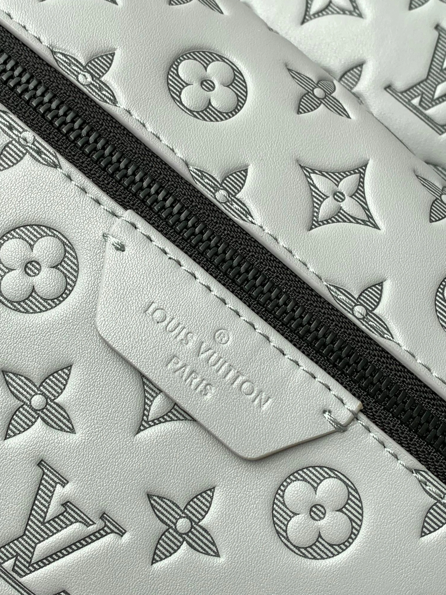 Louis Vuitton LV AAA Man Backpacks Bright 8742