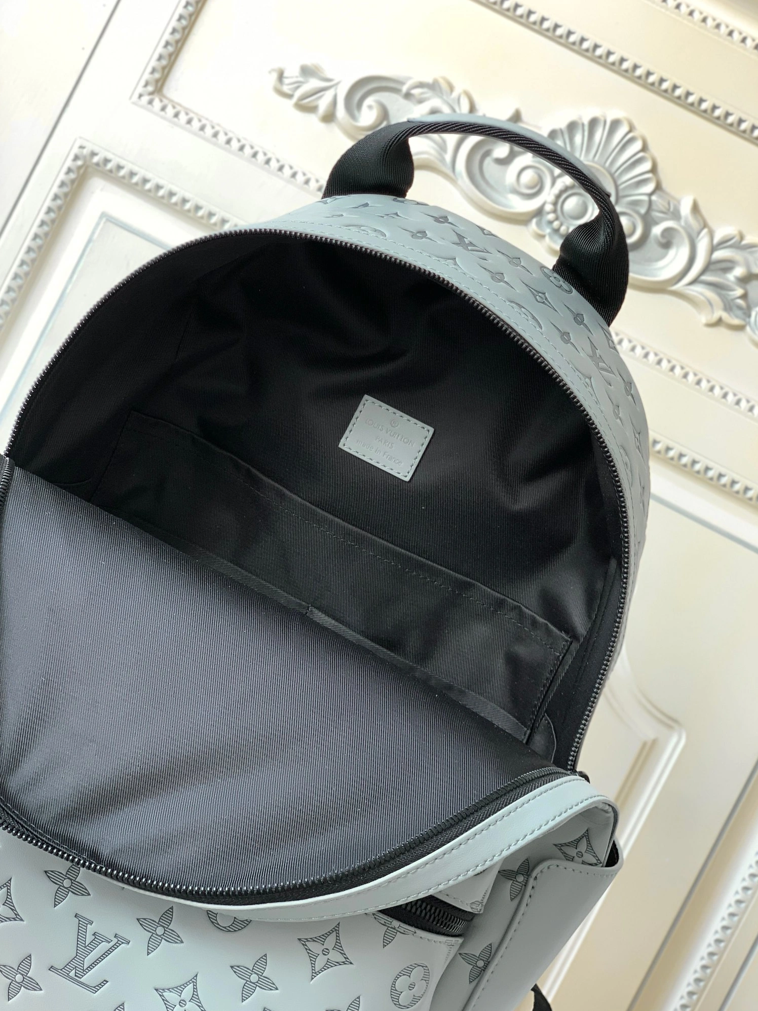 Louis Vuitton LV AAA Man Backpacks Bright 8742