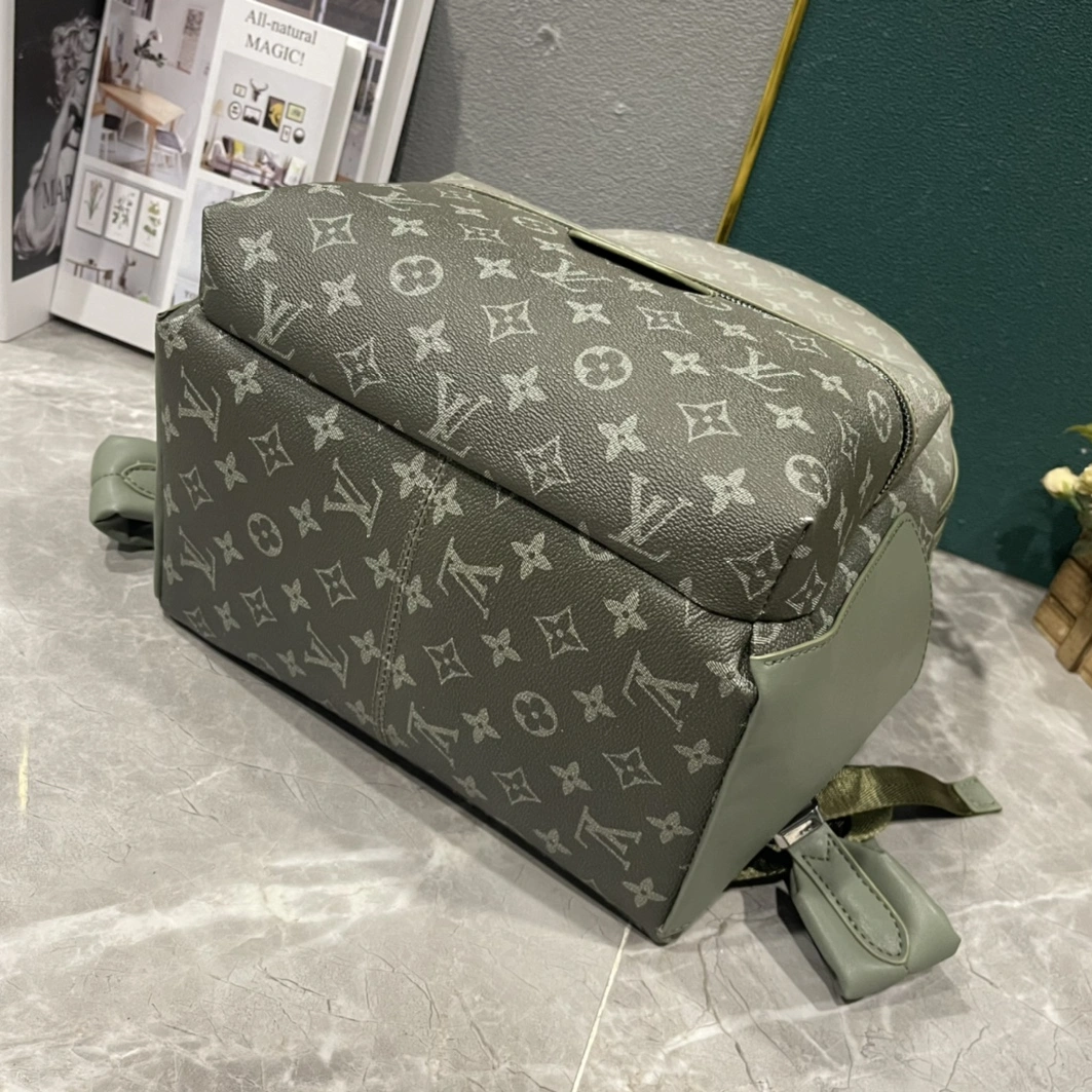 Louis Vuitton LV AAA Man Backpacks Classic 8452