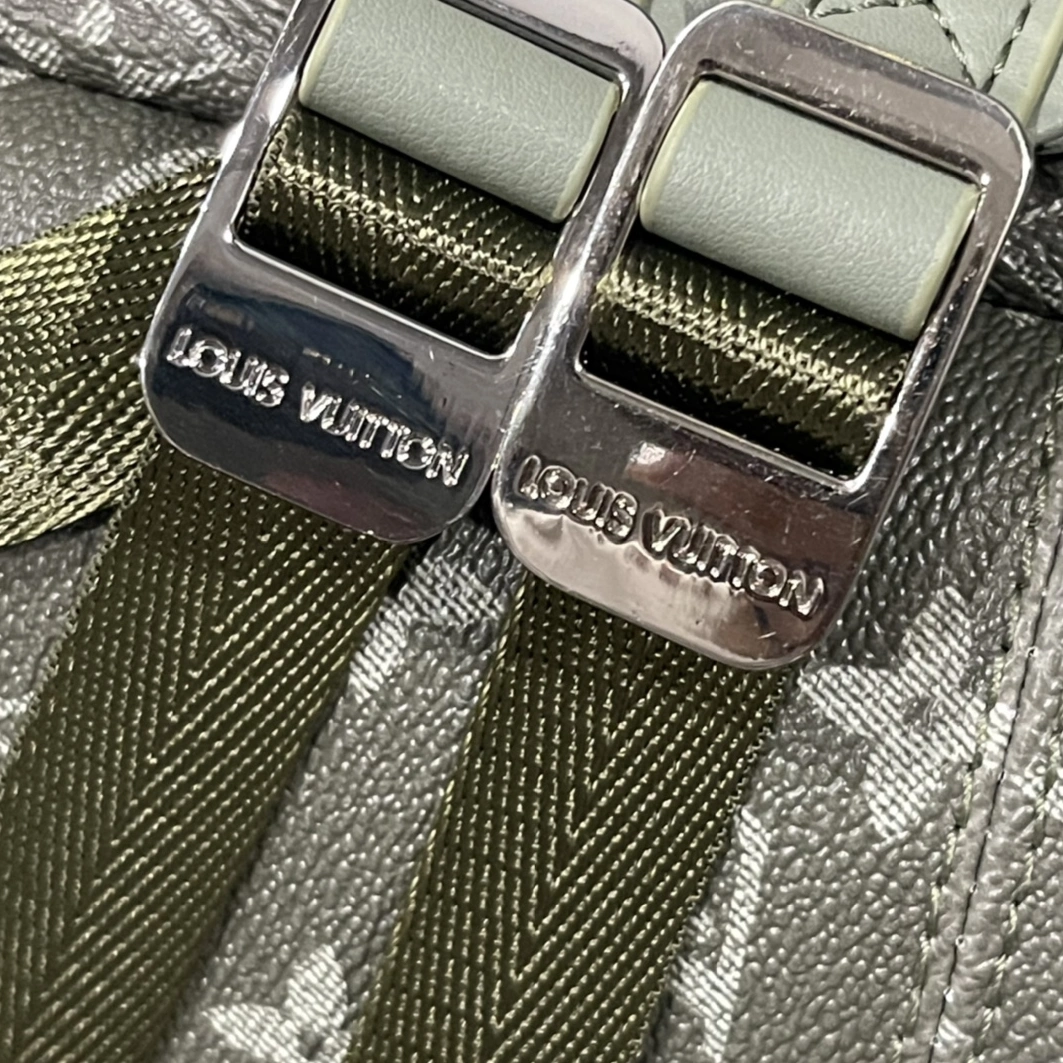 Louis Vuitton LV AAA Man Backpacks Classic 8452