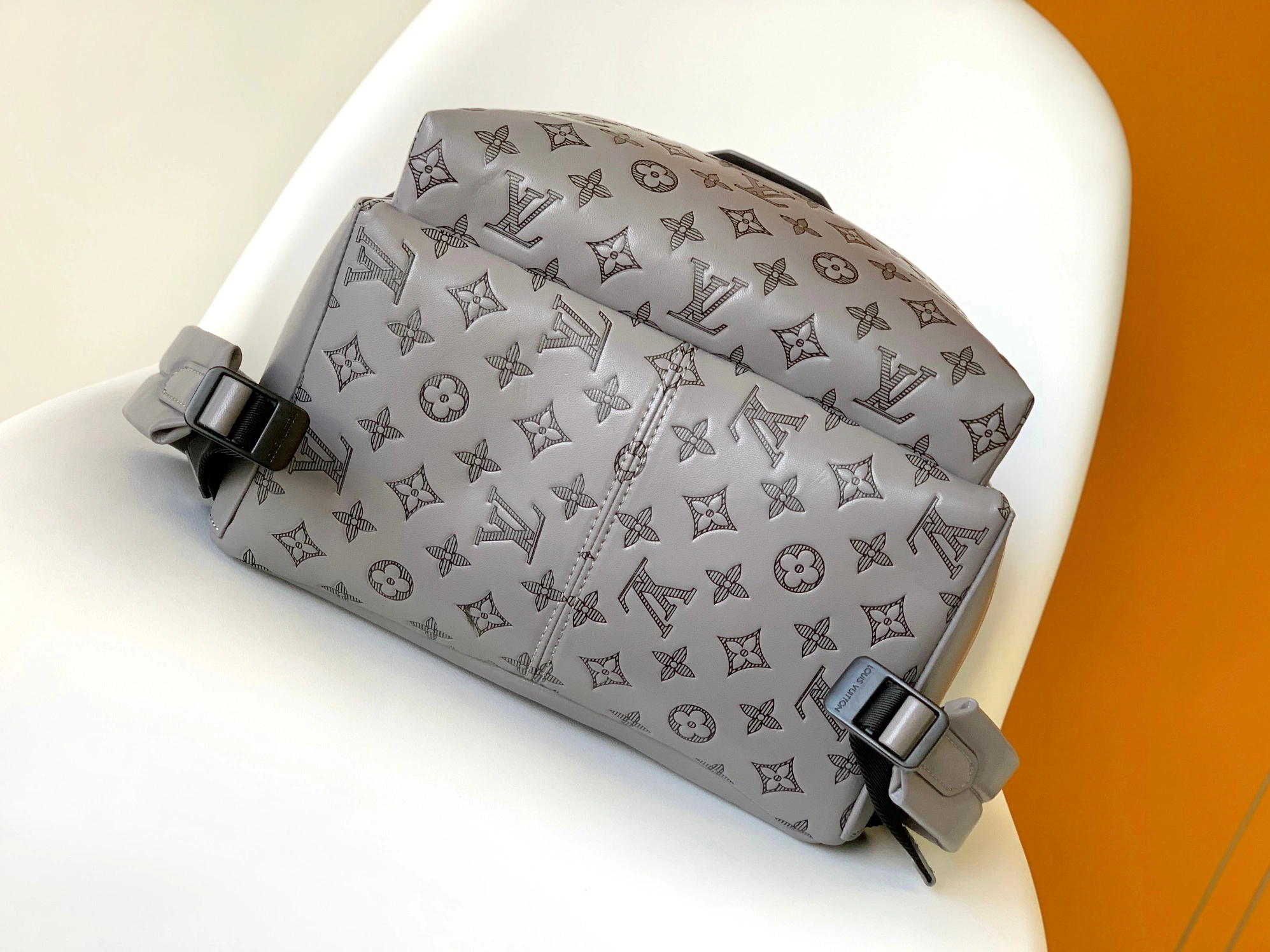 Louis Vuitton LV AAA Man Backpacks Comfortable 120