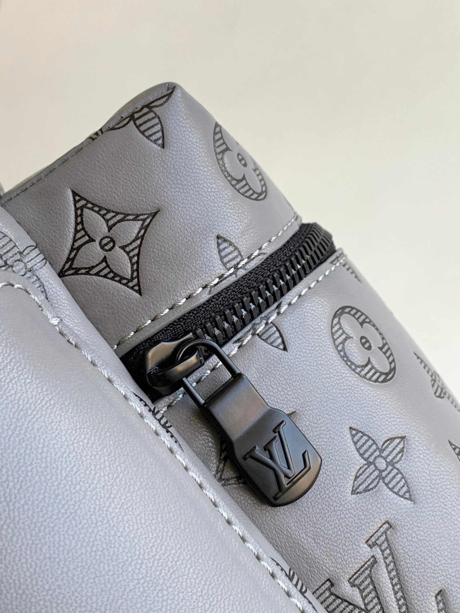 Louis Vuitton LV AAA Man Backpacks Comfortable 120