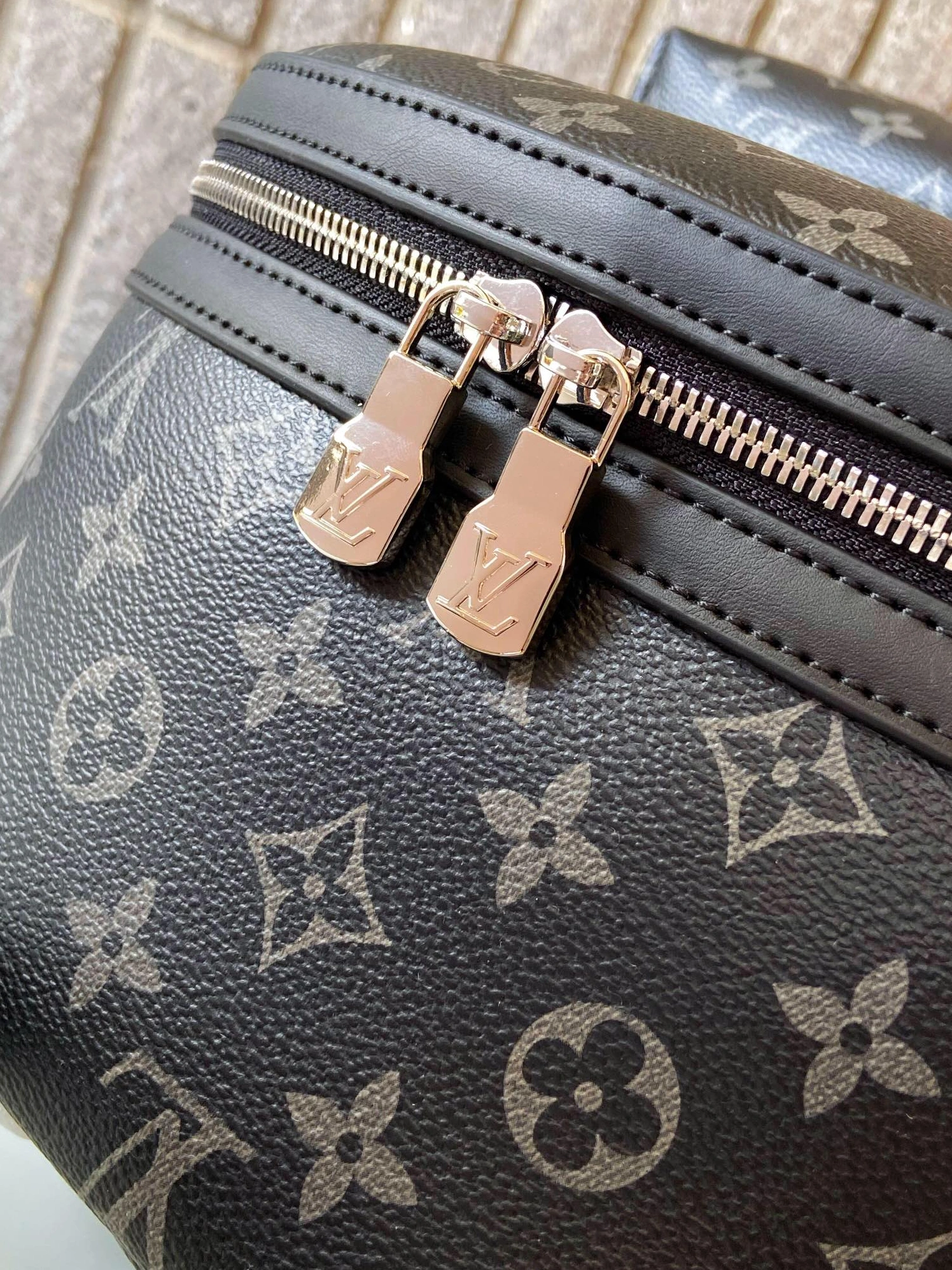 Louis Vuitton LV AAA Man Backpacks Durable 1808