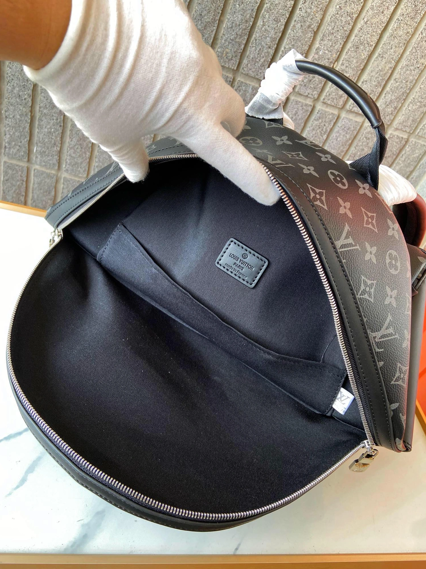 Louis Vuitton LV AAA Man Backpacks Durable 1808