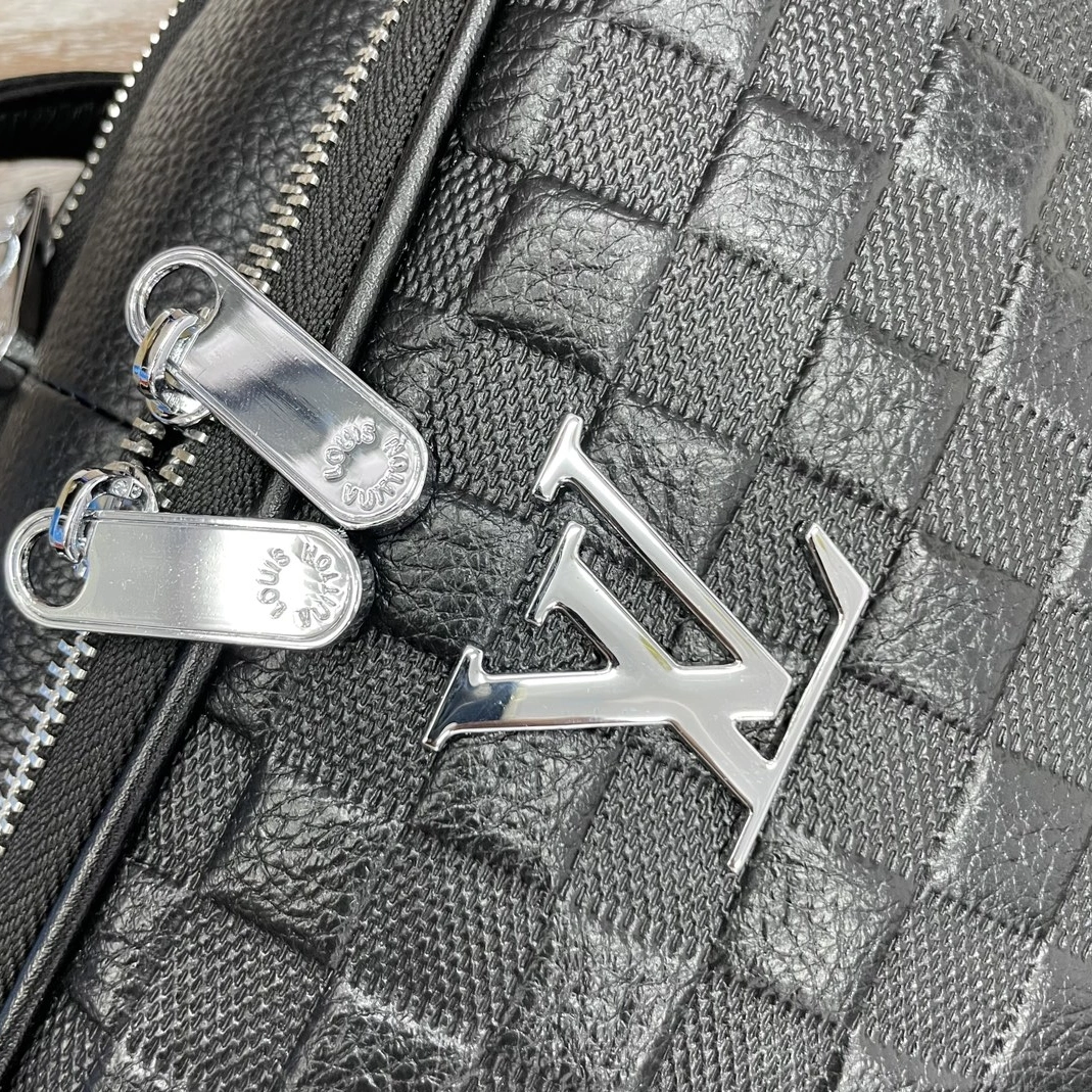 Louis Vuitton LV AAA Man Backpacks Durable 5120