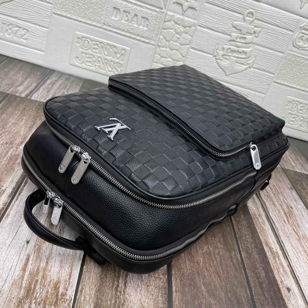 Louis Vuitton LV AAA Man Backpacks Durable 5120