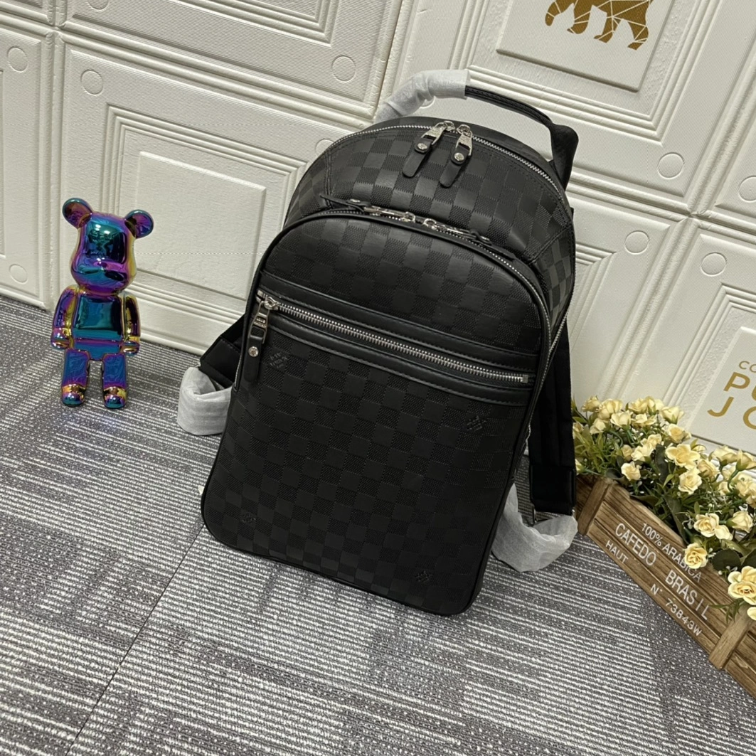 Louis Vuitton LV AAA Man Backpacks Durable 8081