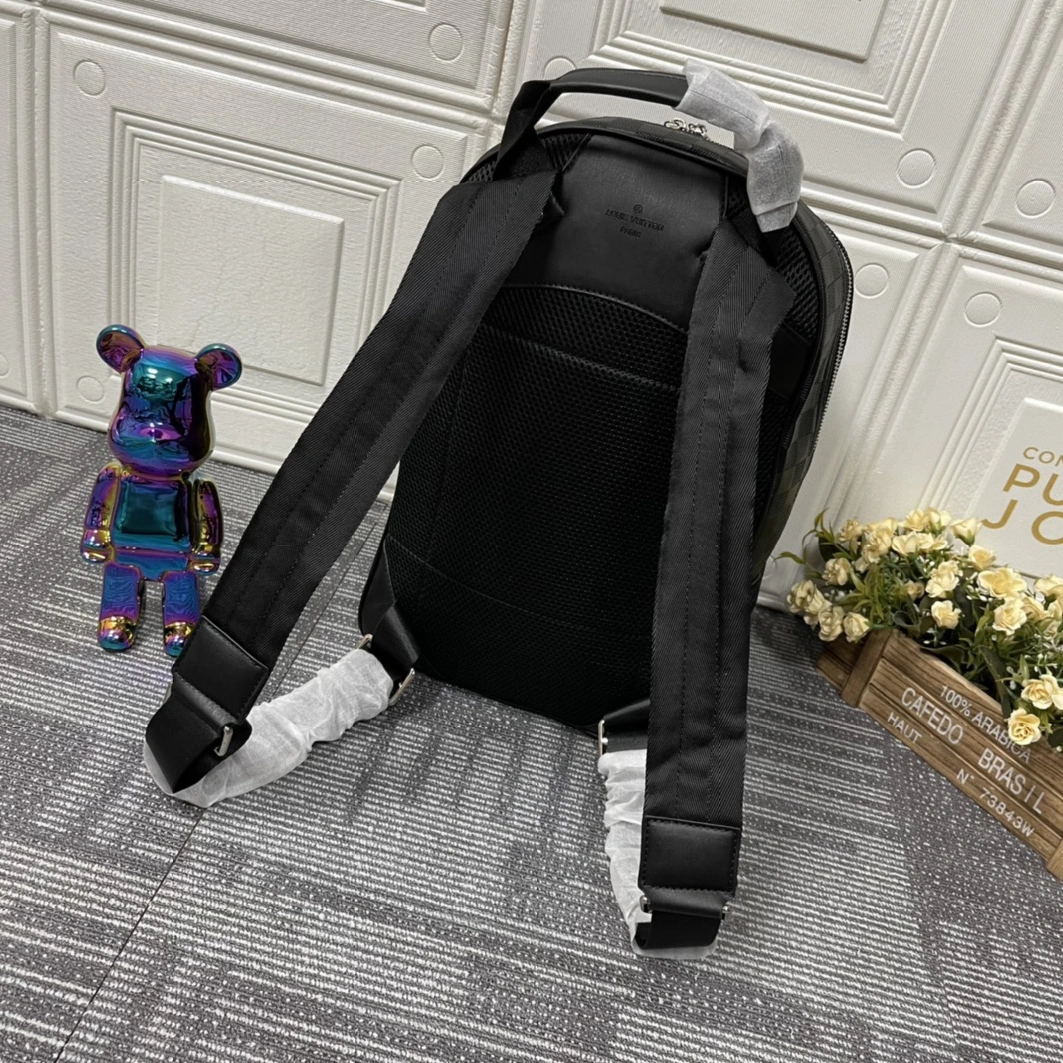 Louis Vuitton LV AAA Man Backpacks Durable 8081