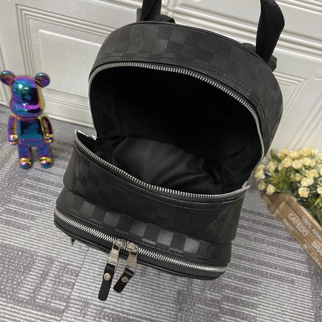 Louis Vuitton LV AAA Man Backpacks Durable 8081