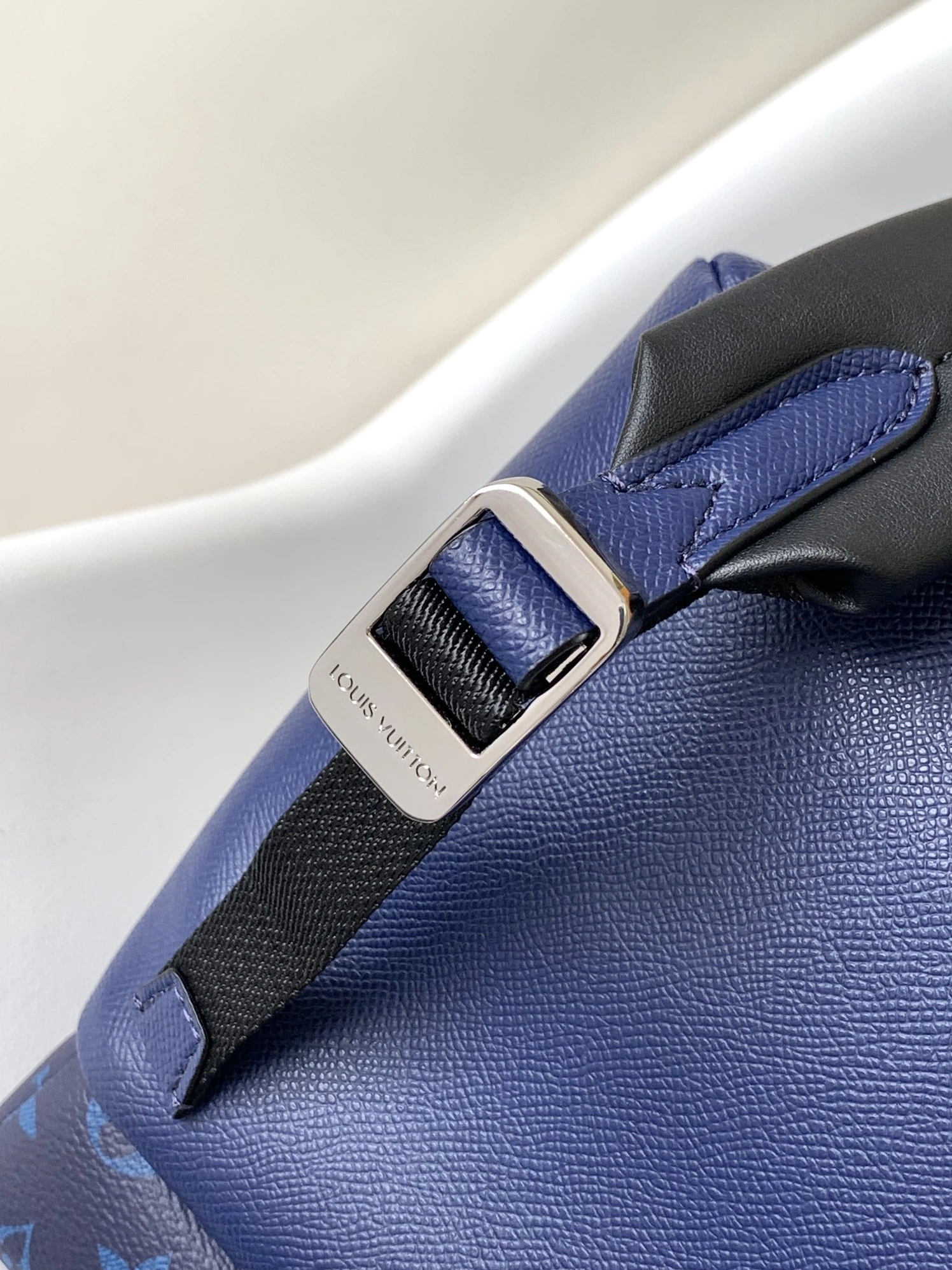 Louis Vuitton LV AAA Man Backpacks EasyMatch 1227
