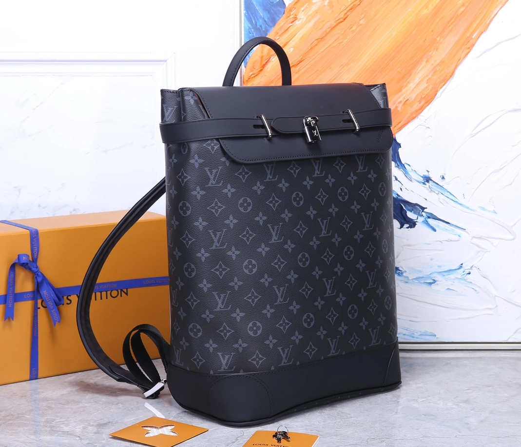 Louis Vuitton LV AAA Man Backpacks Fashionable 7451