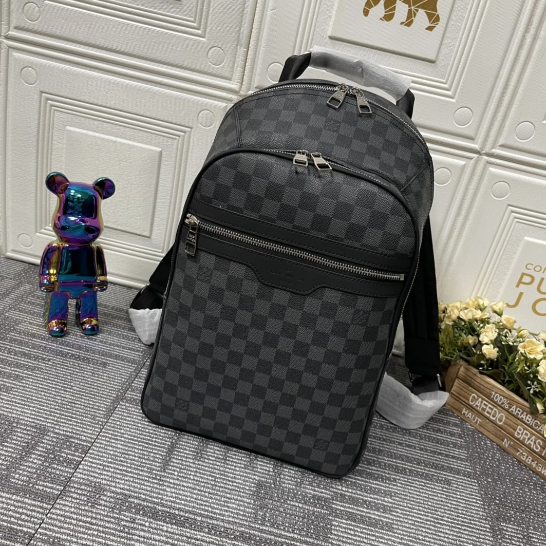 Louis Vuitton LV AAA Man Backpacks Flexible 327