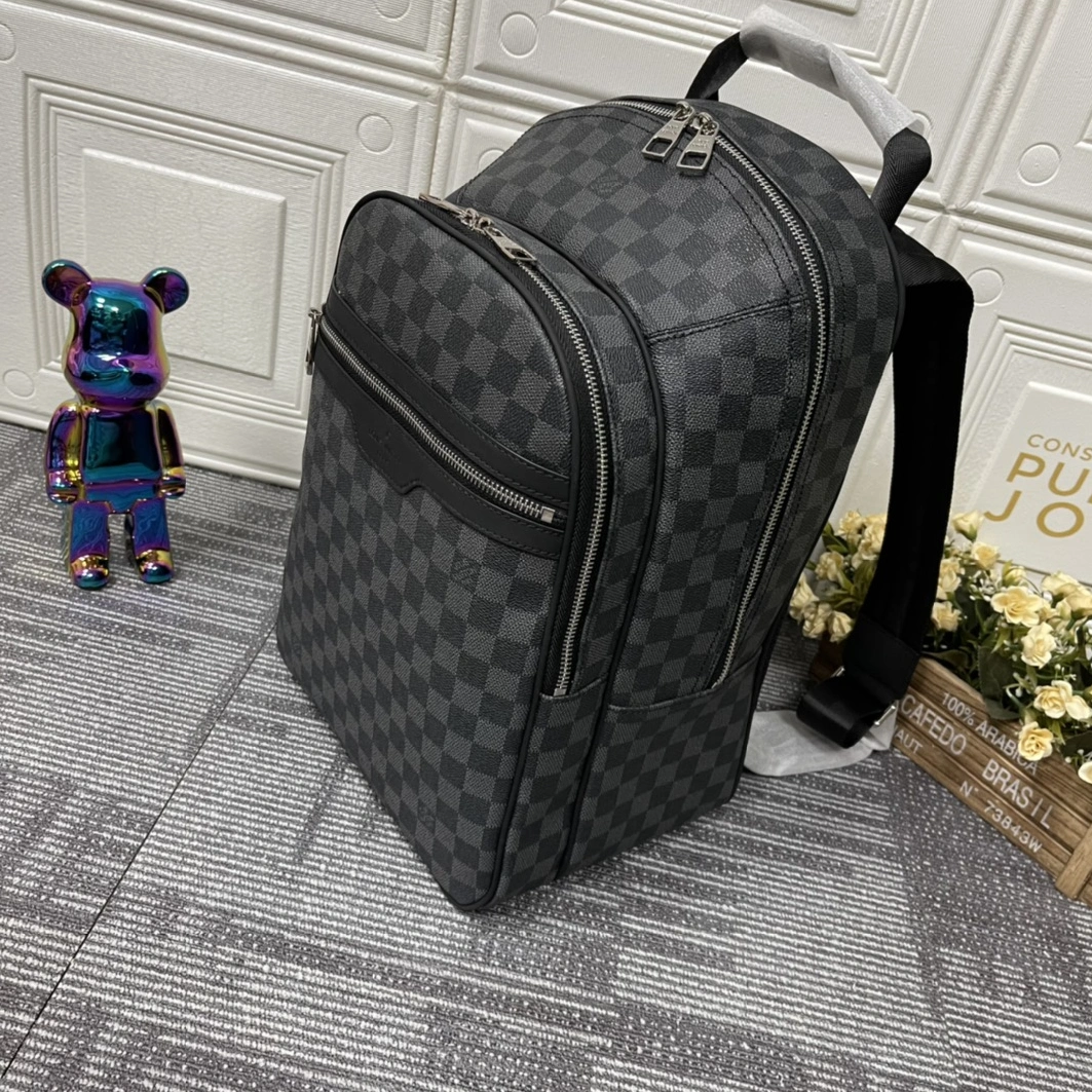 Louis Vuitton LV AAA Man Backpacks Flexible 327