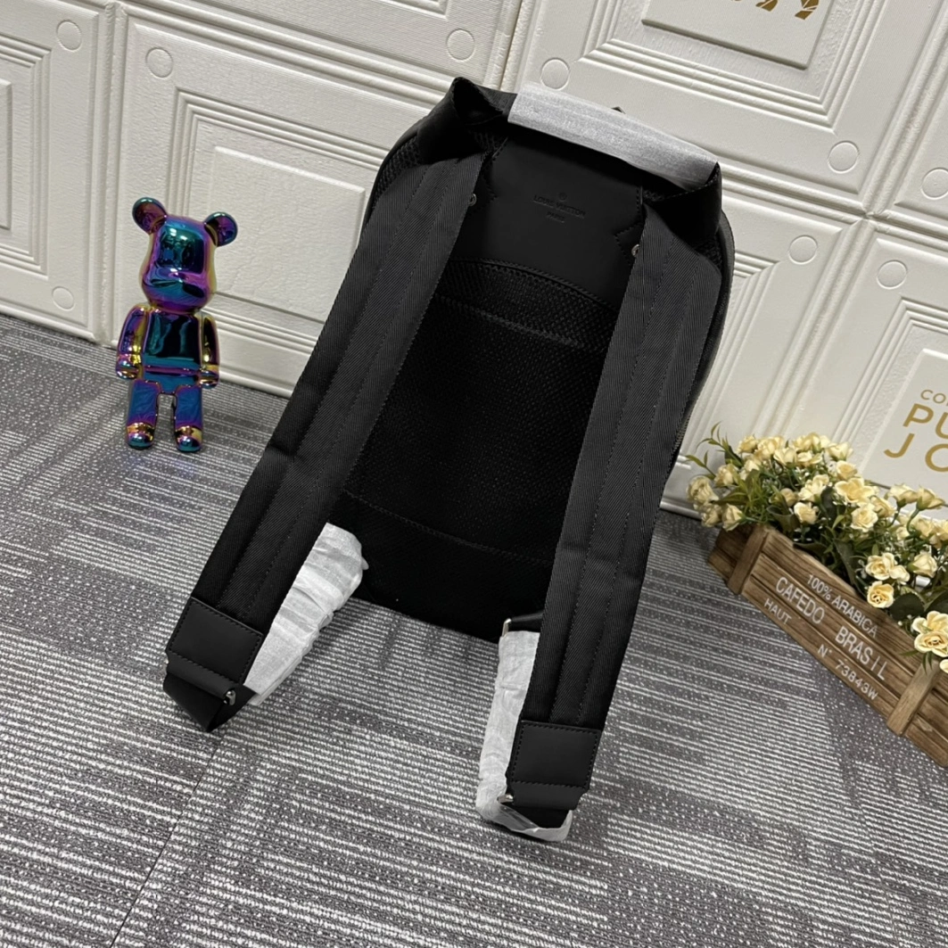 Louis Vuitton LV AAA Man Backpacks Flexible 327