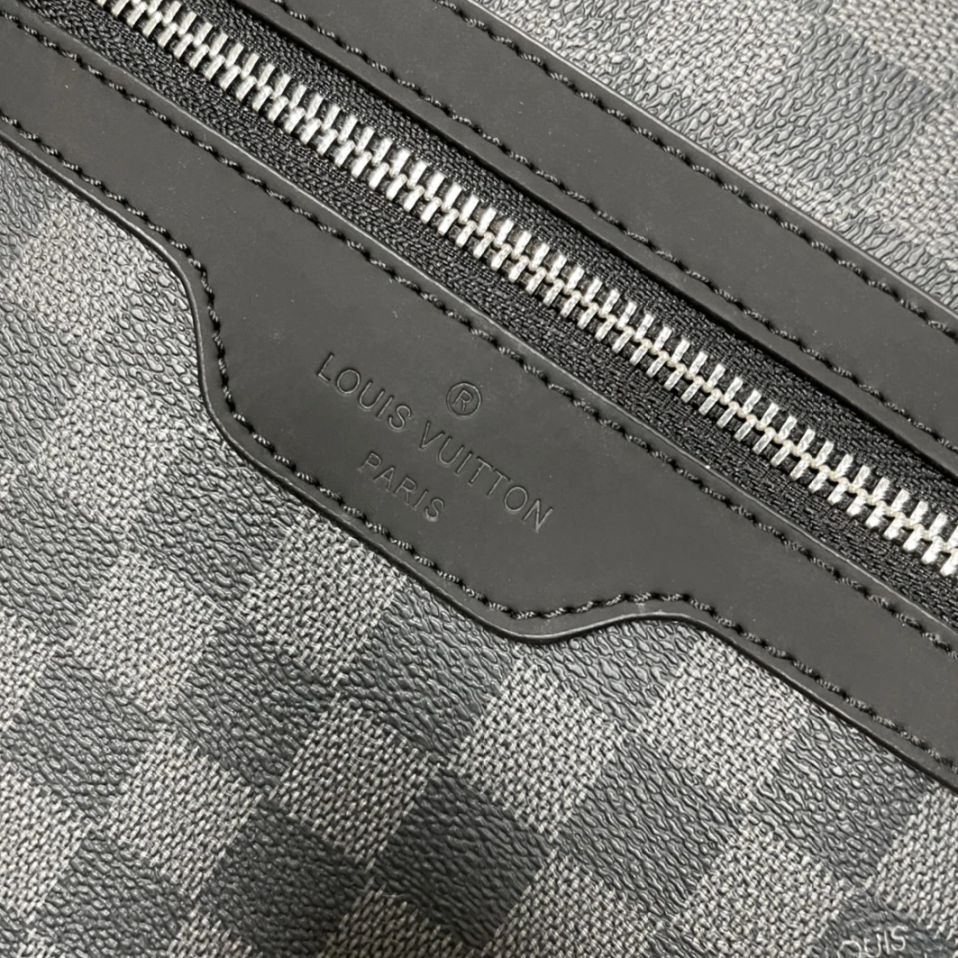 Louis Vuitton LV AAA Man Backpacks Flexible 327