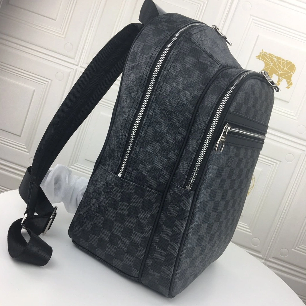 Louis Vuitton LV AAA Man Backpacks For Men Unique 6102