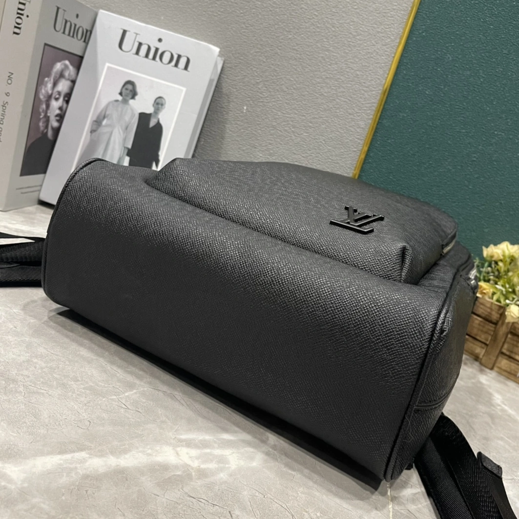 Louis Vuitton LV AAA Man Backpacks GoAnywhere 3504