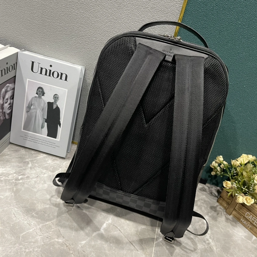 Louis Vuitton LV AAA Man Backpacks GoodFit 8720