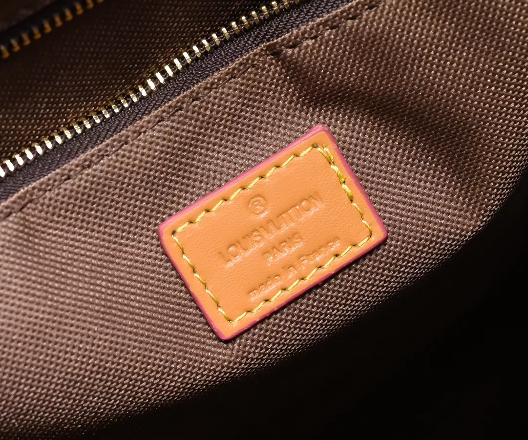 Louis Vuitton LV AAA Man Backpacks HighQuality 3421