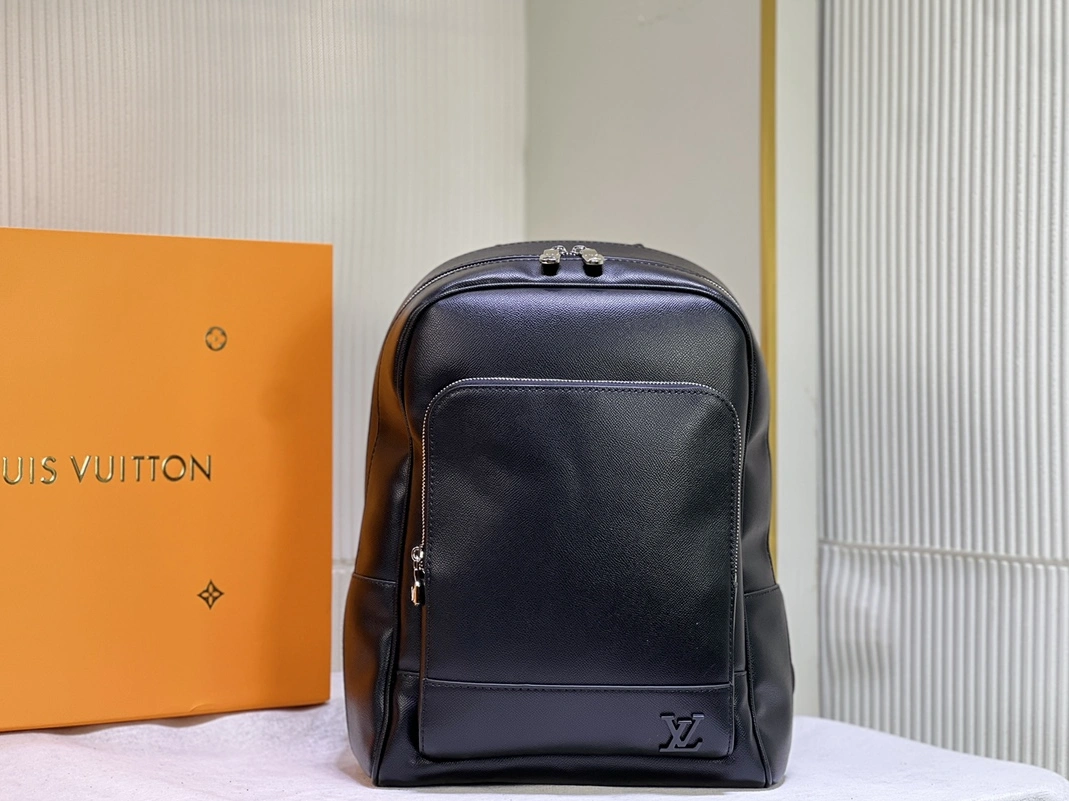 Louis Vuitton LV AAA Man Backpacks HighQuality 4940