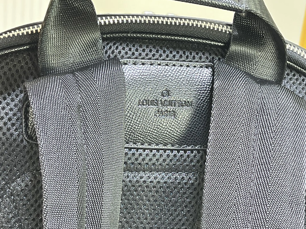 Louis Vuitton LV AAA Man Backpacks HighQuality 4940