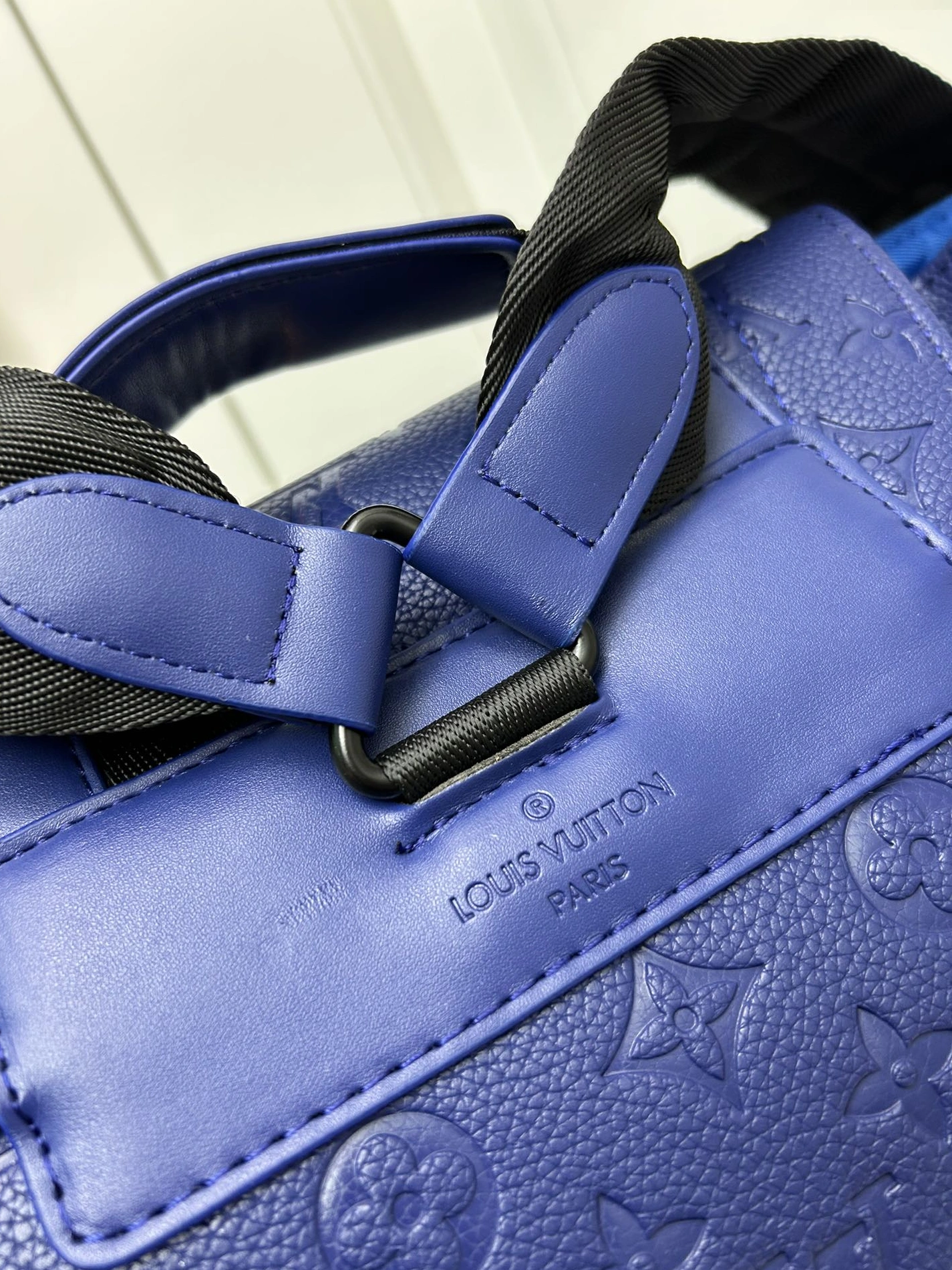 Louis Vuitton LV AAA Man Backpacks Lightweight 4404