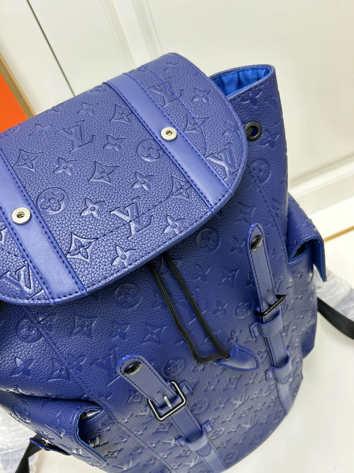 Louis Vuitton LV AAA Man Backpacks Lightweight 4404