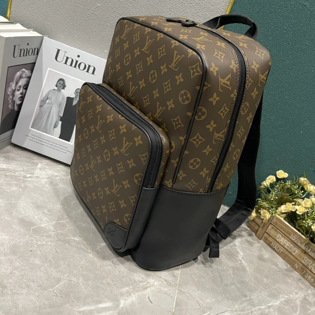 Louis Vuitton LV AAA Man Backpacks Minimalist 3493
