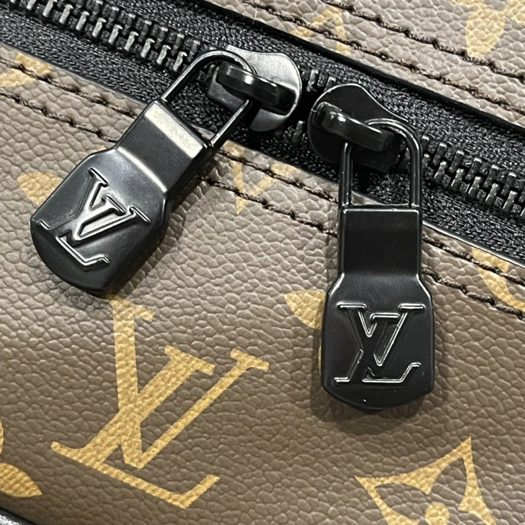 Louis Vuitton LV AAA Man Backpacks Minimalist 3493