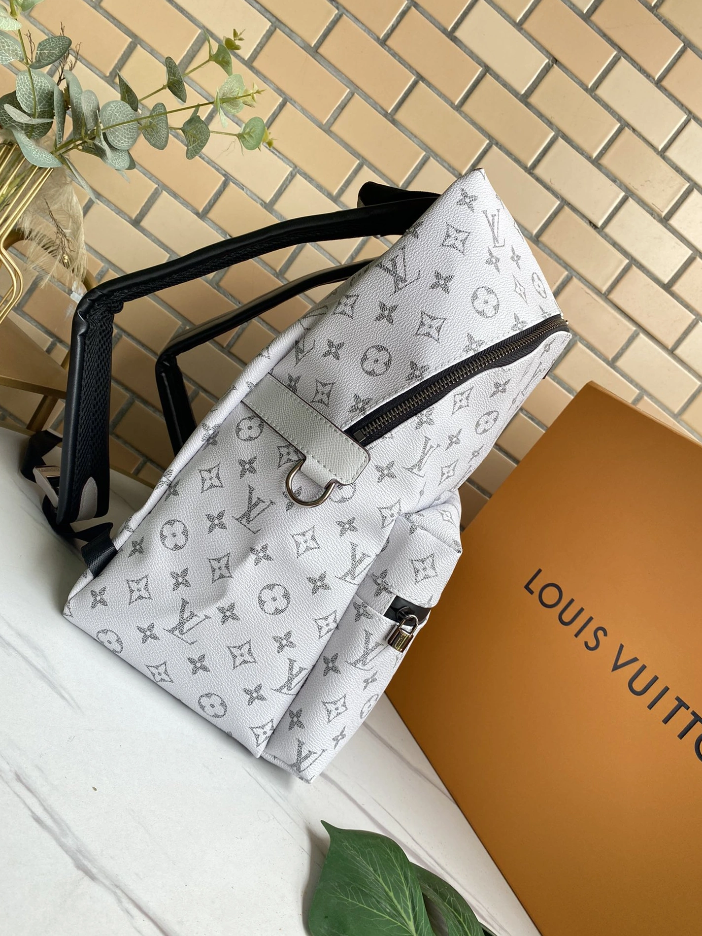 Louis Vuitton LV AAA Man Backpacks Minimalist 6965