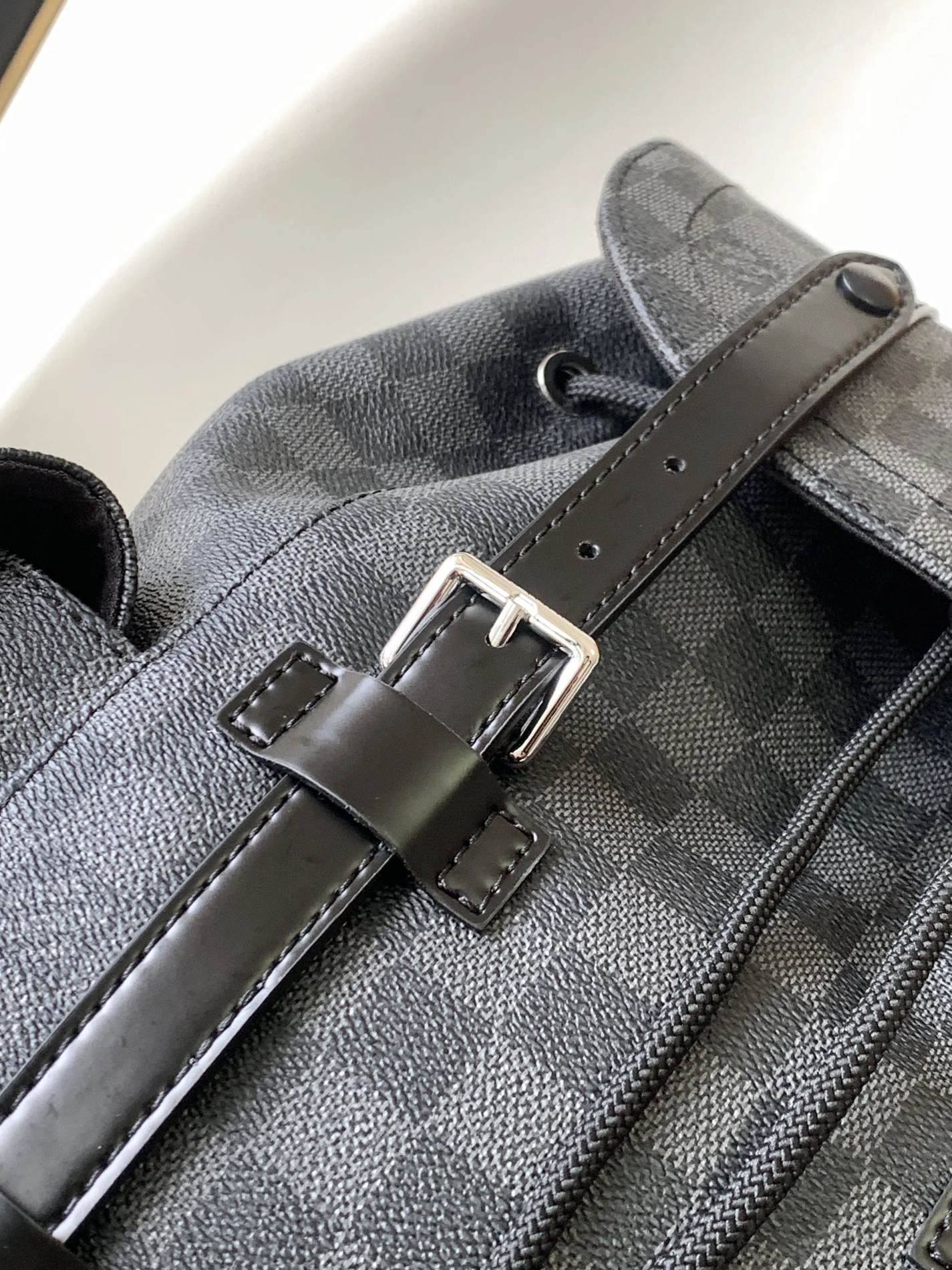 Louis Vuitton LV AAA Man Backpacks Modern 1250