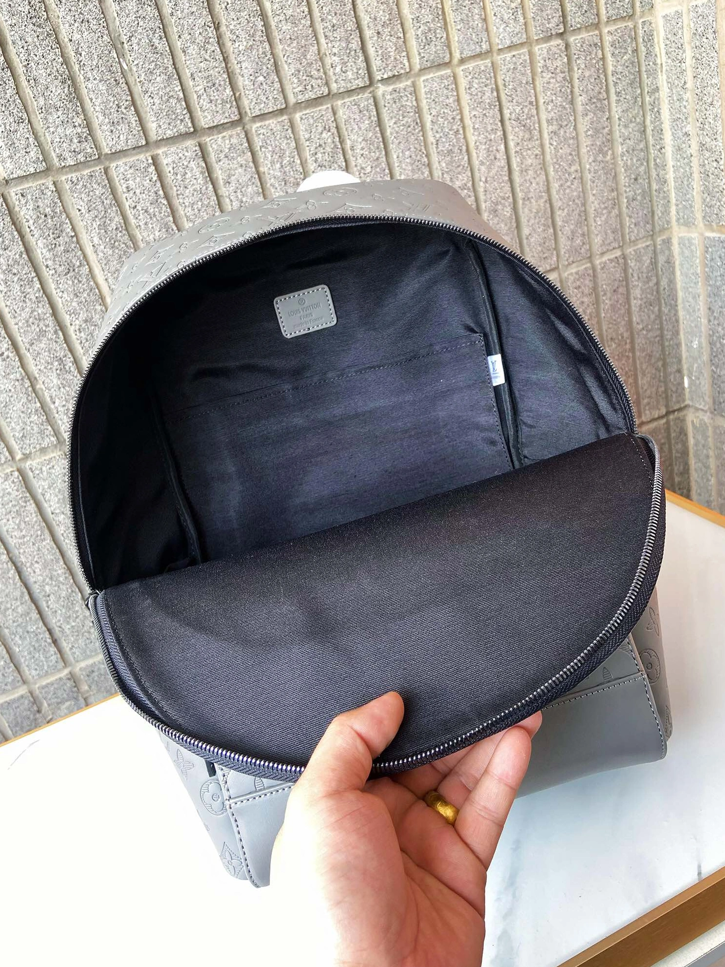 Louis Vuitton LV AAA Man Backpacks Popular 229