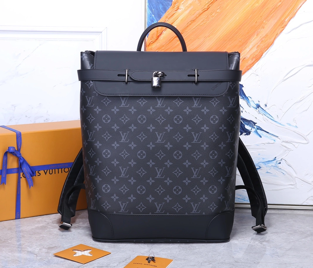 Louis Vuitton LV AAA Man Backpacks Practical 3885