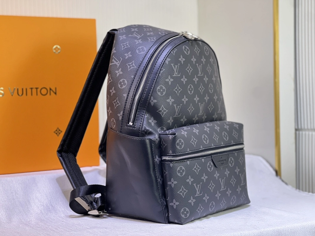 Louis Vuitton LV AAA Man Backpacks Refined 5688