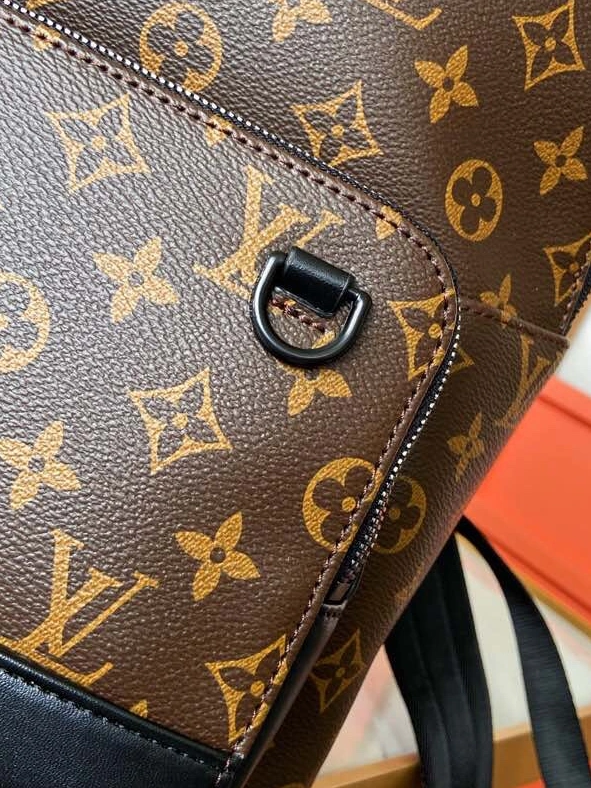 Louis Vuitton LV AAA Man Backpacks Refined 9831