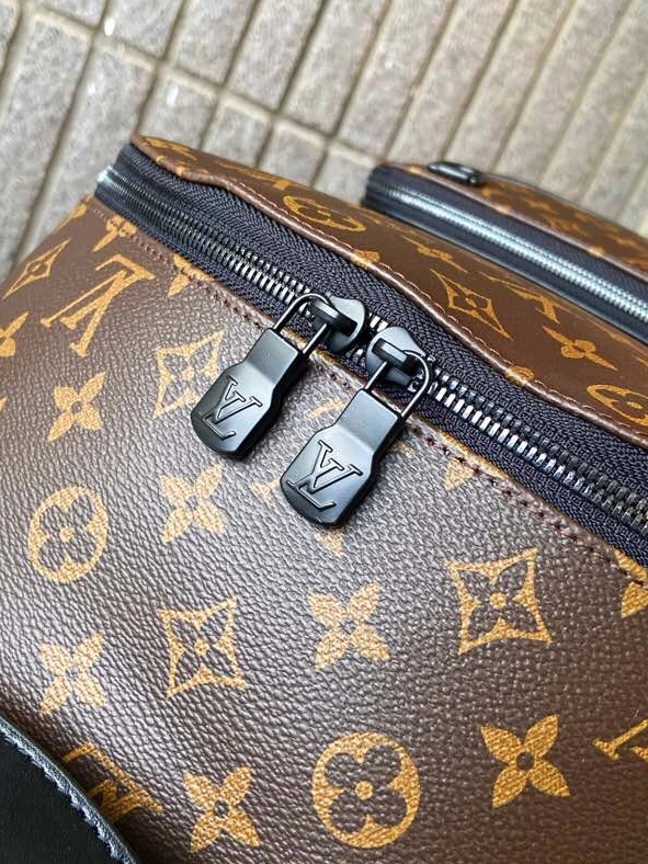 Louis Vuitton LV AAA Man Backpacks Refined 9831