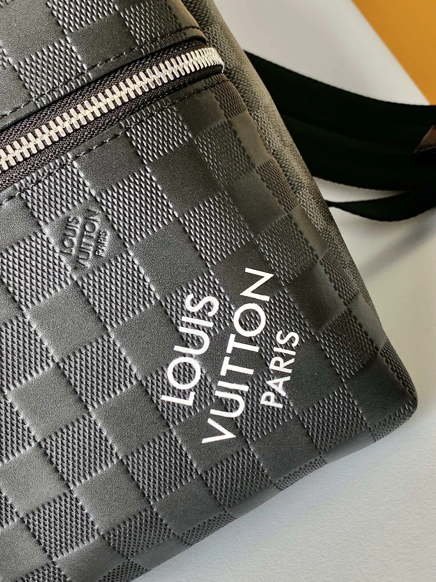 Louis Vuitton LV AAA Man Backpacks Resilient 4615