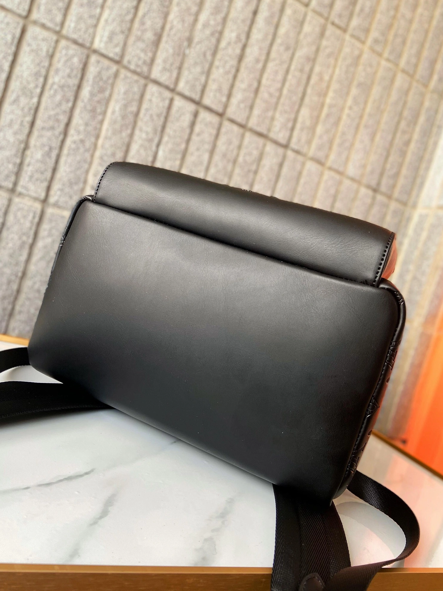 Louis Vuitton LV AAA Man Backpacks Resilient 636