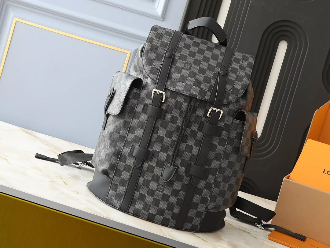 Louis Vuitton LV AAA Man Backpacks SmartChoice 5333