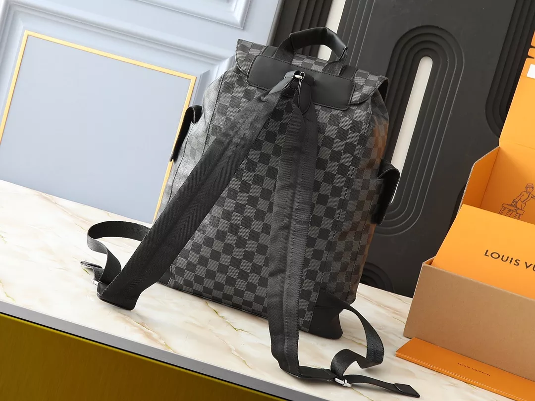 Louis Vuitton LV AAA Man Backpacks SmartChoice 5333