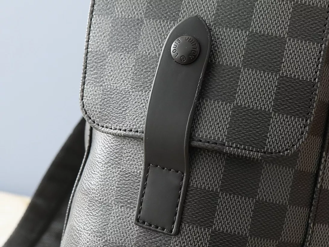 Louis Vuitton LV AAA Man Backpacks SmartChoice 5333