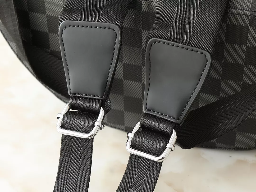 Louis Vuitton LV AAA Man Backpacks SmartChoice 5333