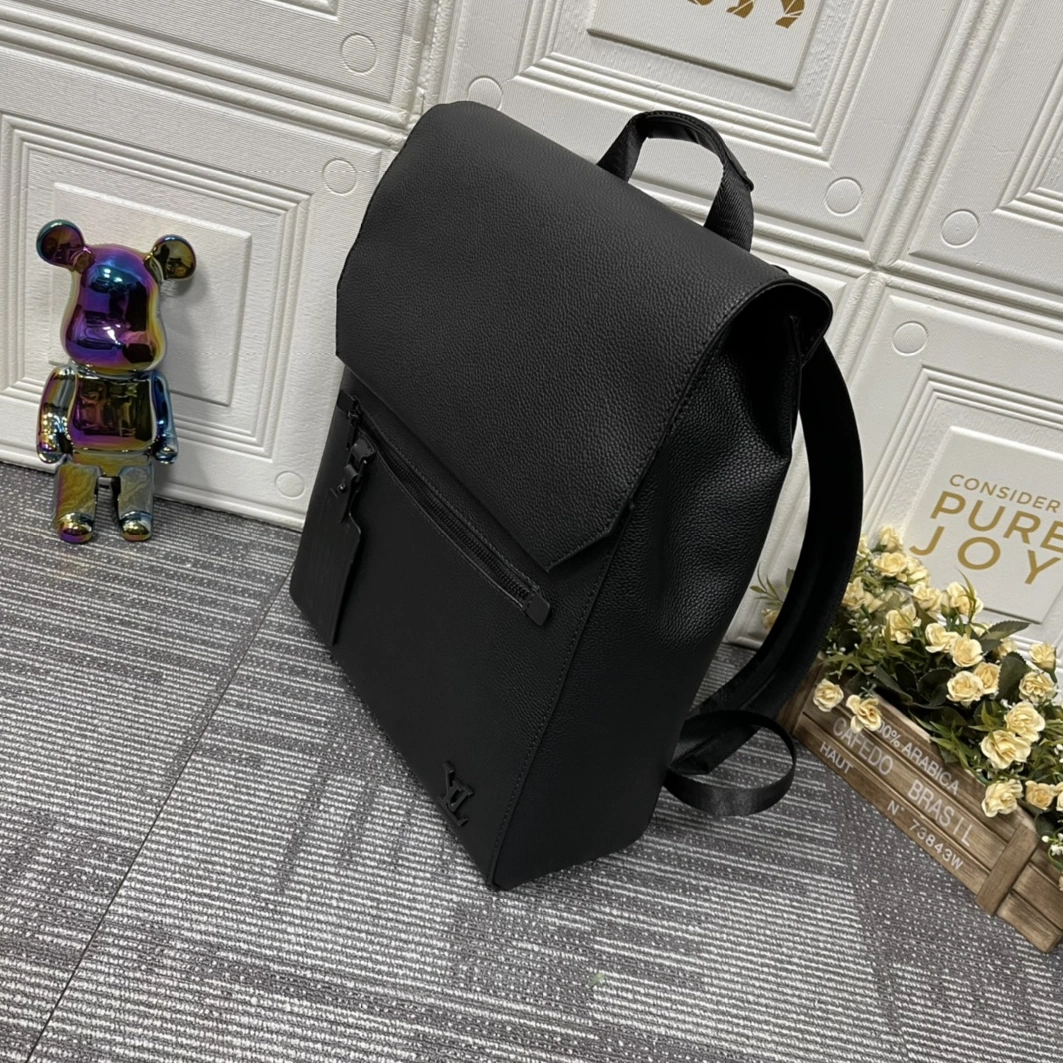 Louis Vuitton LV AAA Man Backpacks Soft 657
