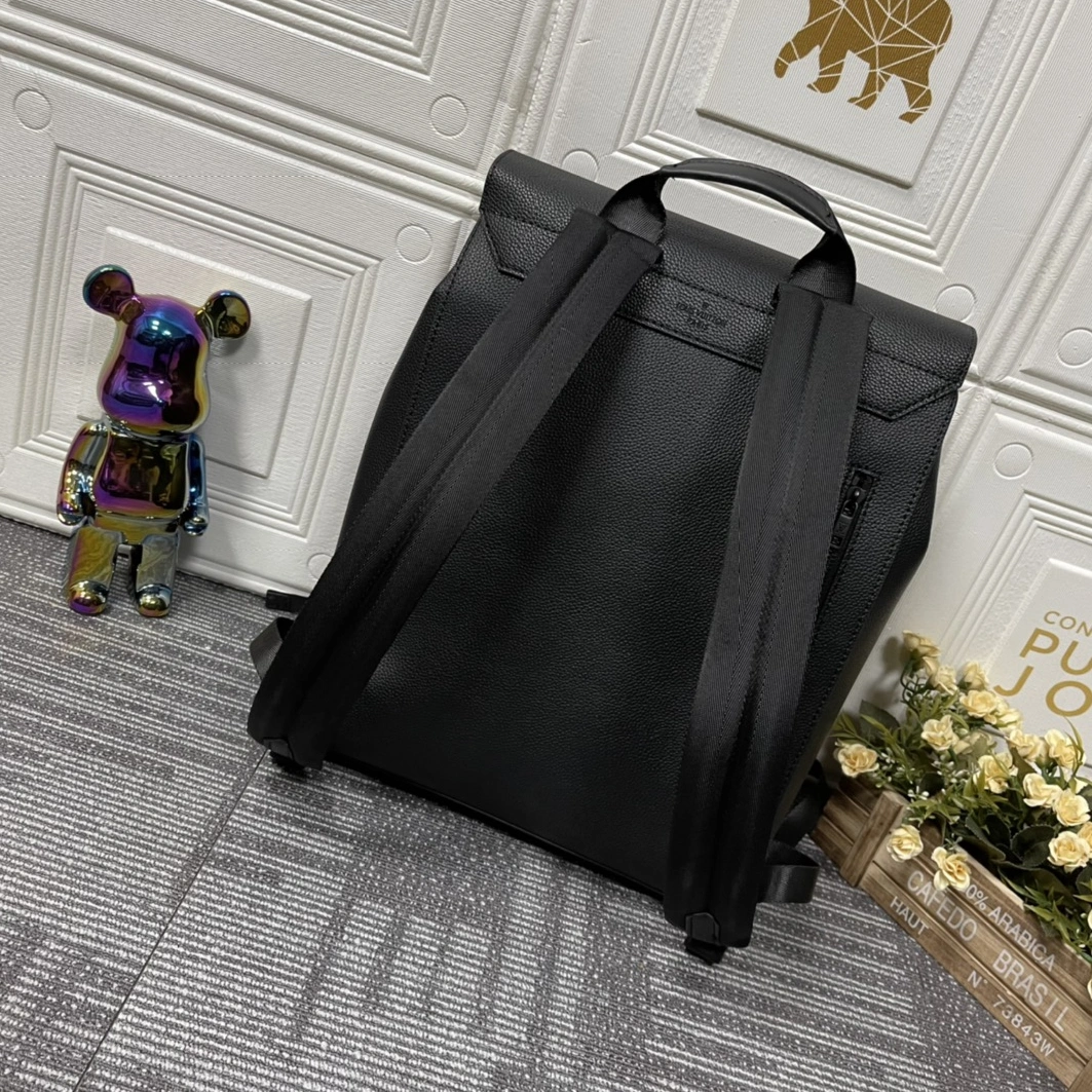 Louis Vuitton LV AAA Man Backpacks Soft 657