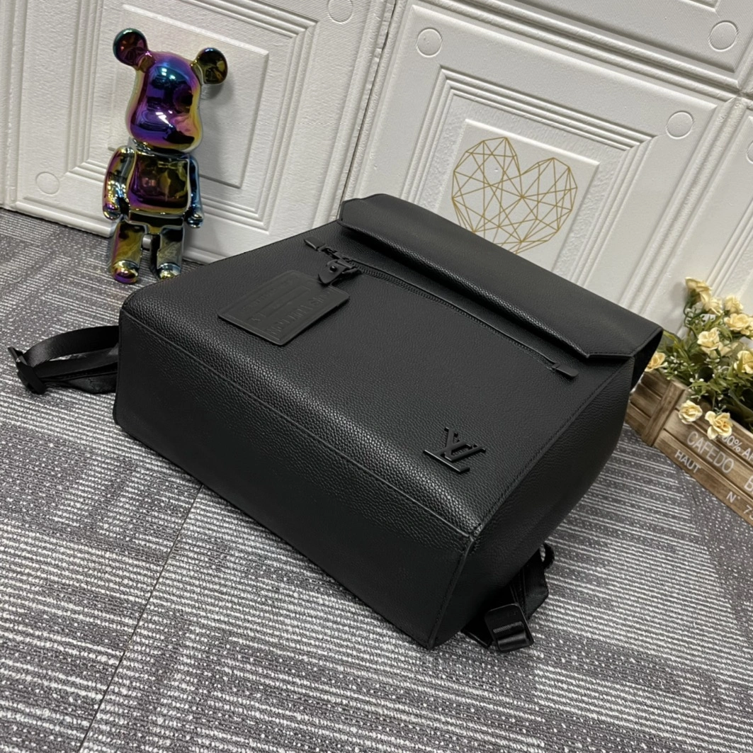 Louis Vuitton LV AAA Man Backpacks Soft 657
